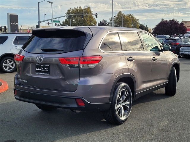 2019 Toyota Highlander LE