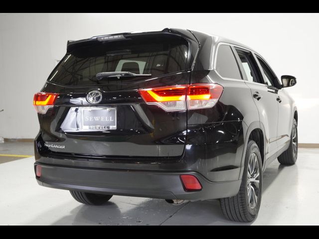 2019 Toyota Highlander LE