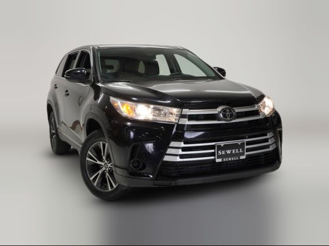 2019 Toyota Highlander LE