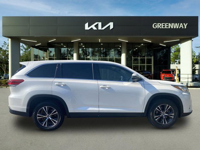 2019 Toyota Highlander LE