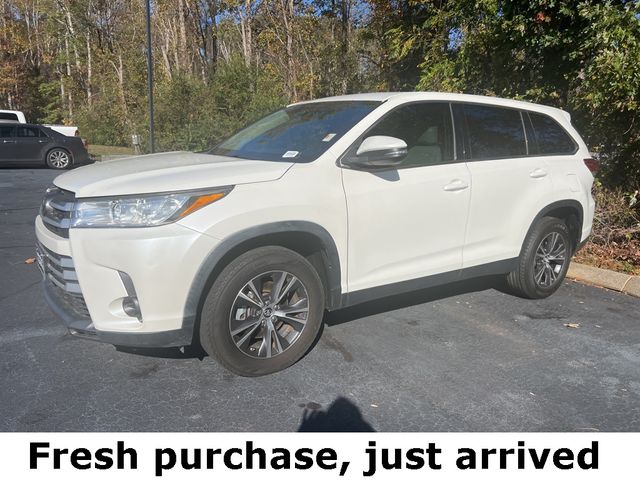 2019 Toyota Highlander LE