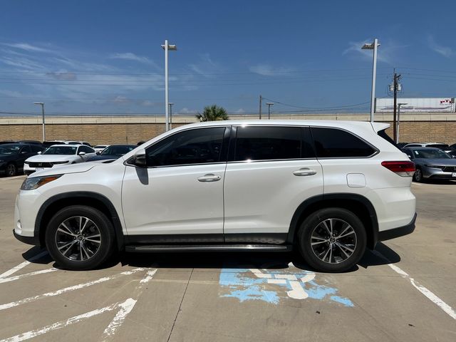 2019 Toyota Highlander LE