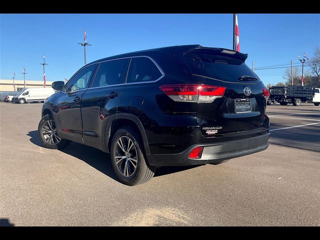 2019 Toyota Highlander LE