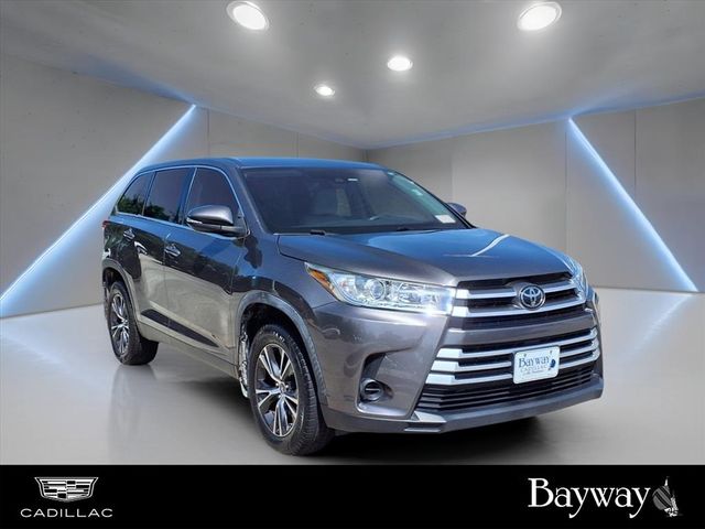 2019 Toyota Highlander LE