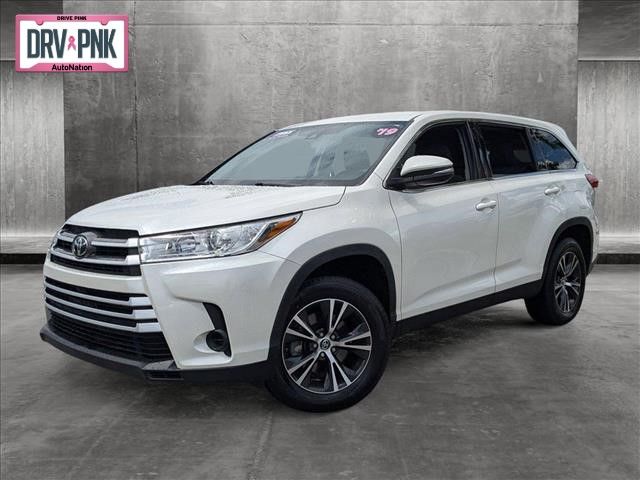 2019 Toyota Highlander LE