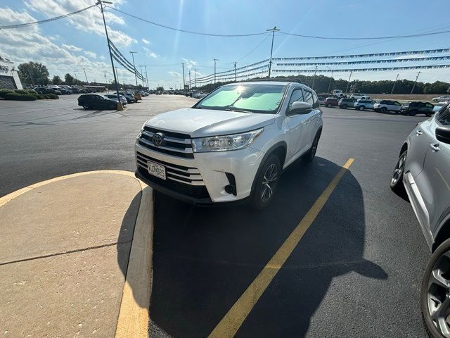 2019 Toyota Highlander LE