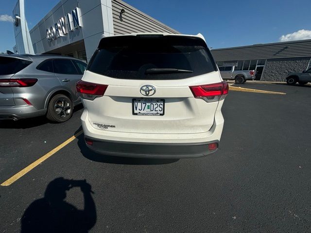 2019 Toyota Highlander LE