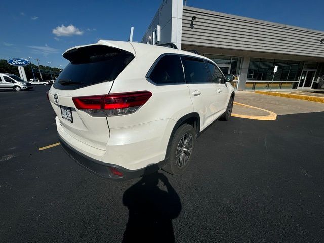 2019 Toyota Highlander LE