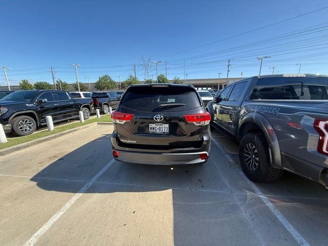 2019 Toyota Highlander LE