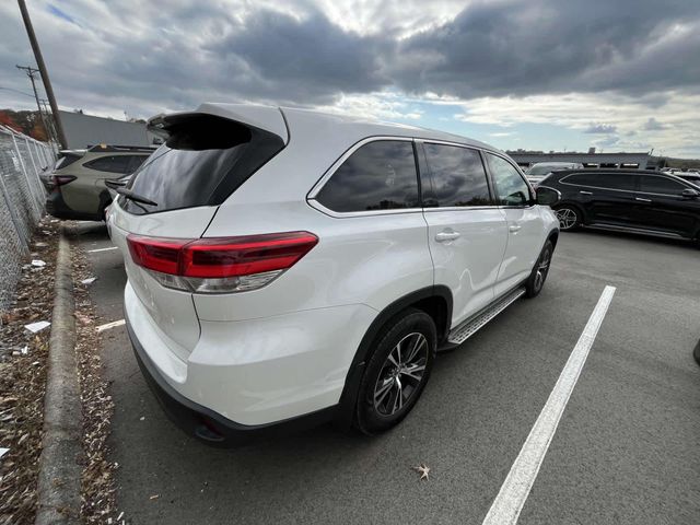 2019 Toyota Highlander LE