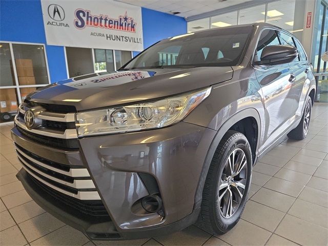 2019 Toyota Highlander LE