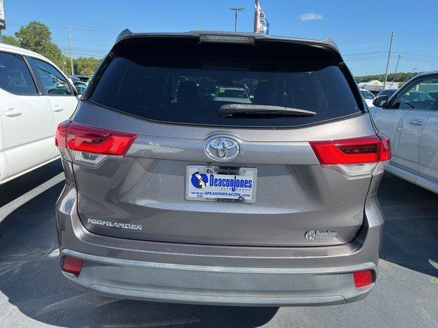 2019 Toyota Highlander LE