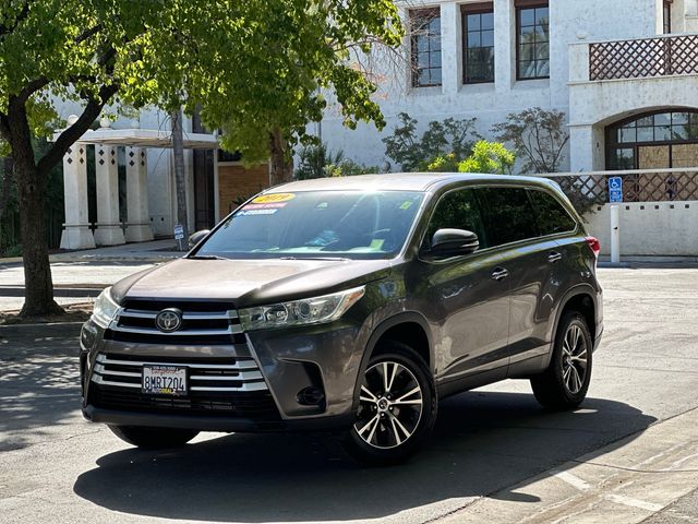 2019 Toyota Highlander LE