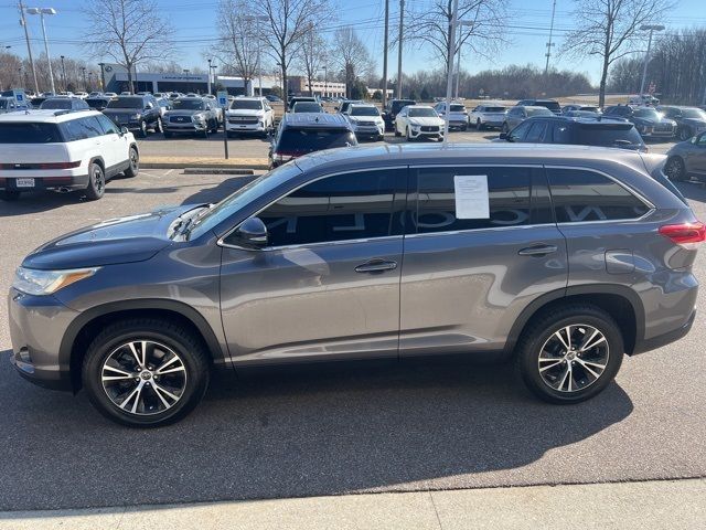 2019 Toyota Highlander LE