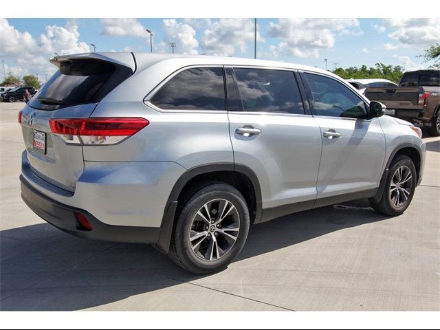 2019 Toyota Highlander LE