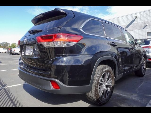 2019 Toyota Highlander LE