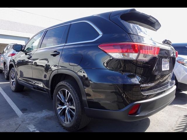 2019 Toyota Highlander LE