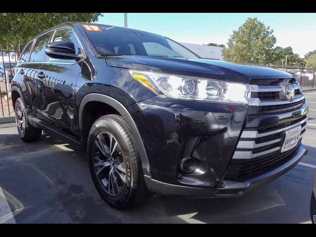 2019 Toyota Highlander LE