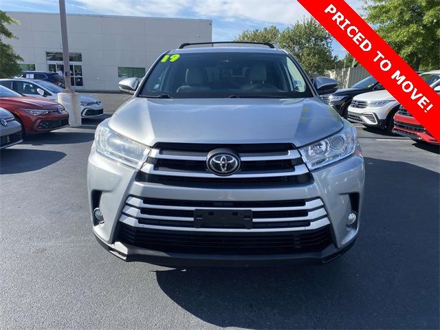 2019 Toyota Highlander LE