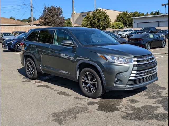 2019 Toyota Highlander LE