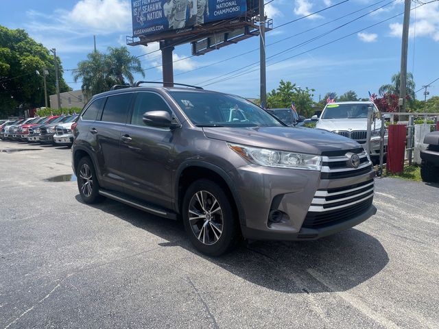 2019 Toyota Highlander LE