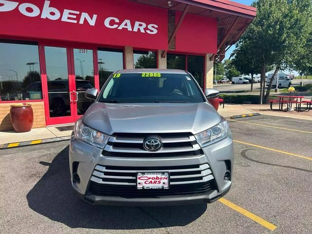 2019 Toyota Highlander LE