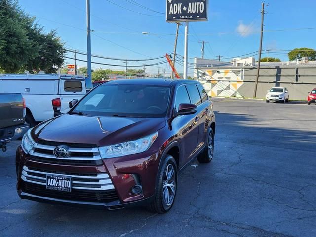 2019 Toyota Highlander LE