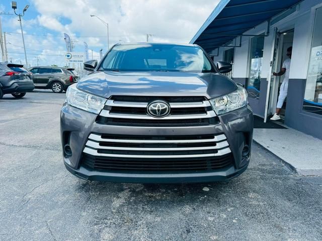 2019 Toyota Highlander LE