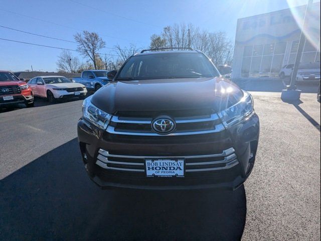 2019 Toyota Highlander 