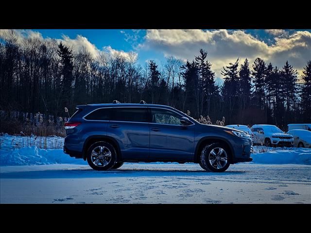 2019 Toyota Highlander Limited Platinum