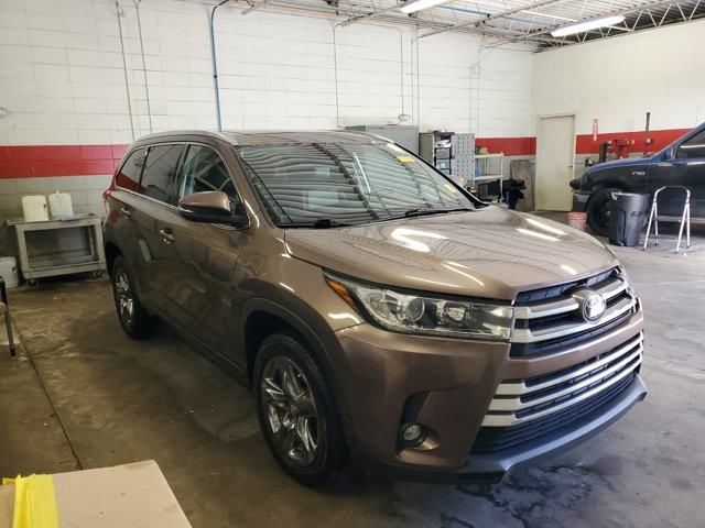 2019 Toyota Highlander Limited Platinum