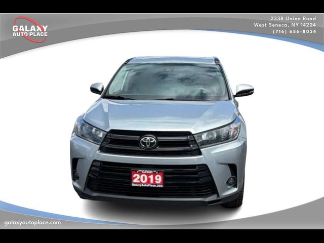 2019 Toyota Highlander SE