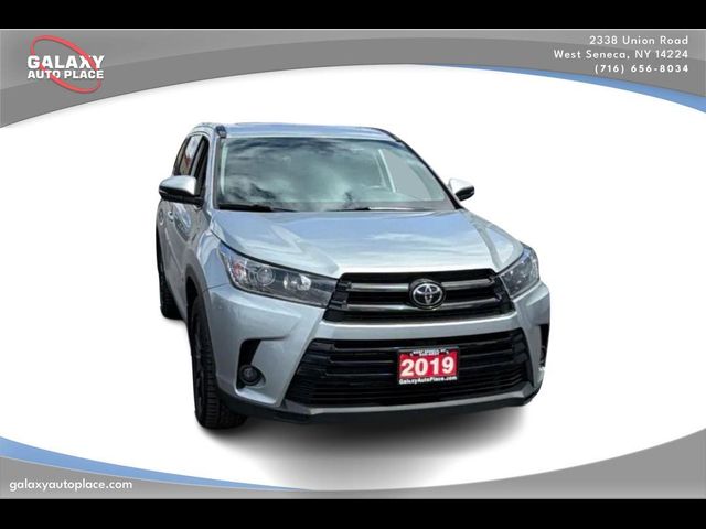 2019 Toyota Highlander SE
