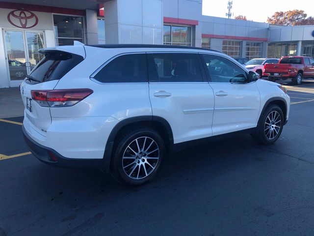 2019 Toyota Highlander SE