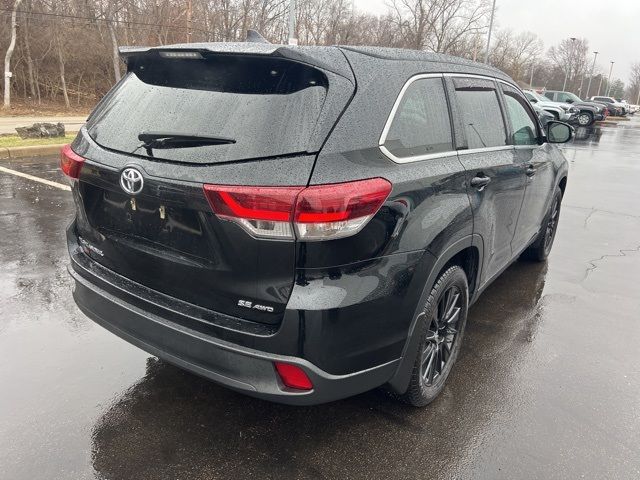 2019 Toyota Highlander SE