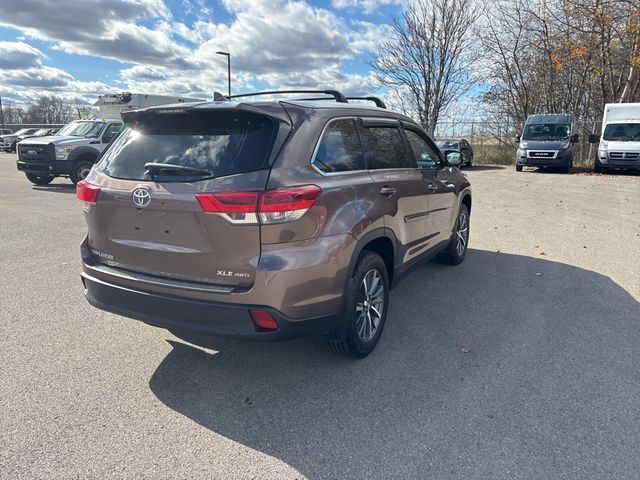 2019 Toyota Highlander SE