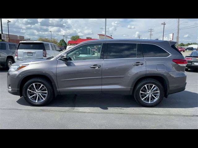 2019 Toyota Highlander SE