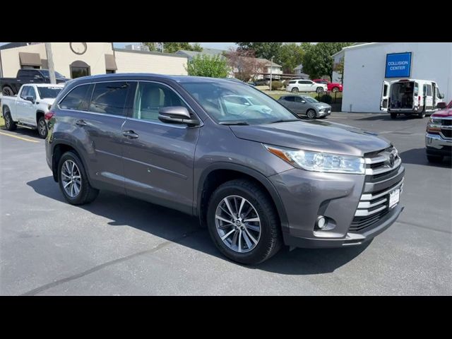 2019 Toyota Highlander SE