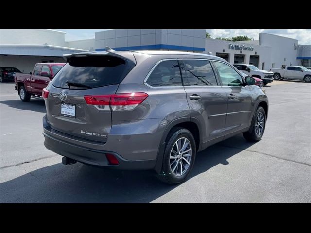 2019 Toyota Highlander SE