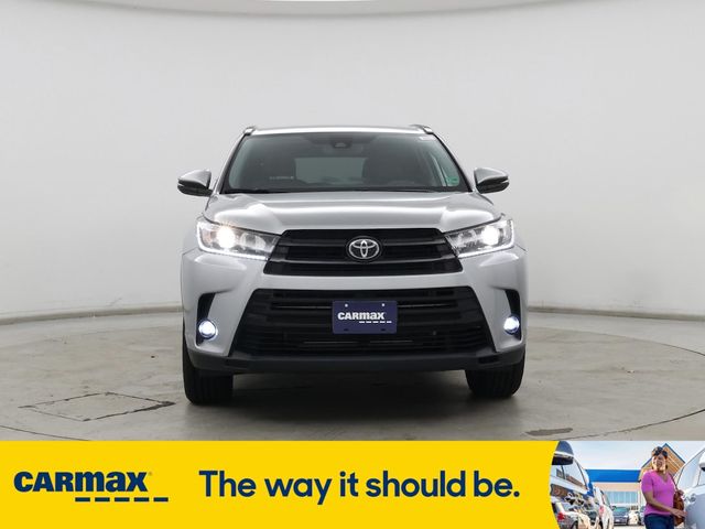 2019 Toyota Highlander SE