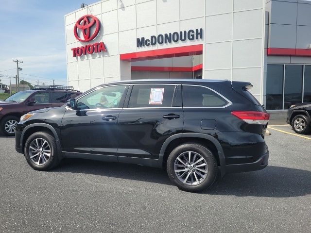 2019 Toyota Highlander SE