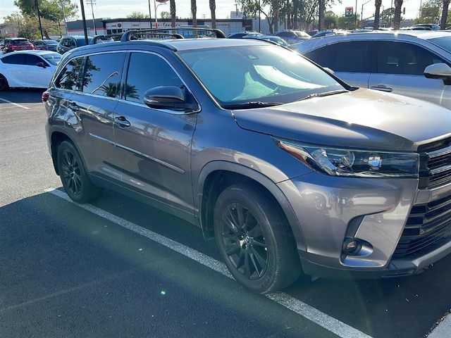 2019 Toyota Highlander SE