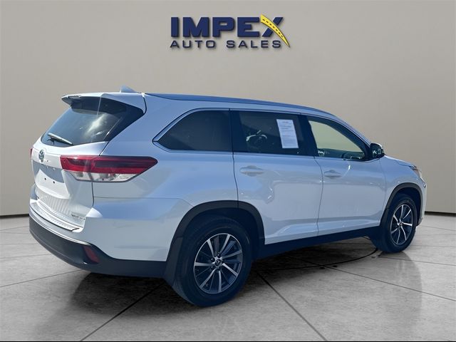 2019 Toyota Highlander SE