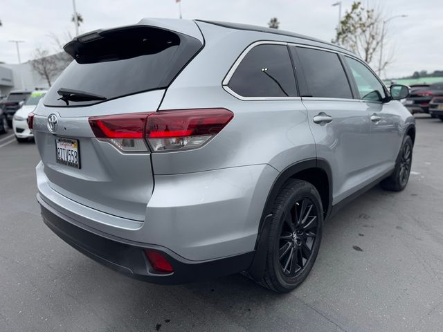 2019 Toyota Highlander SE