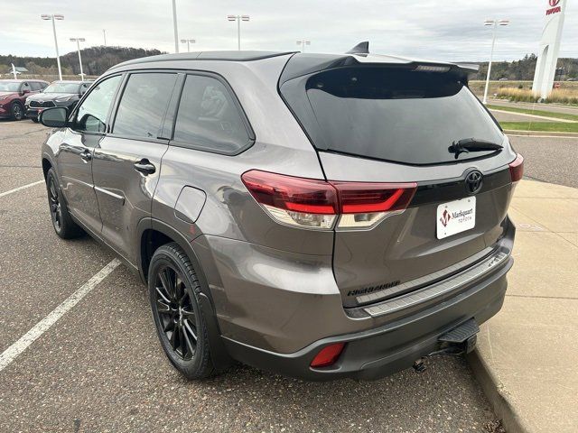 2019 Toyota Highlander SE