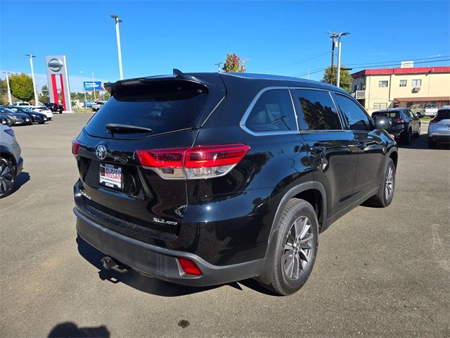 2019 Toyota Highlander SE