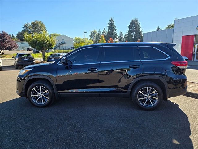 2019 Toyota Highlander SE