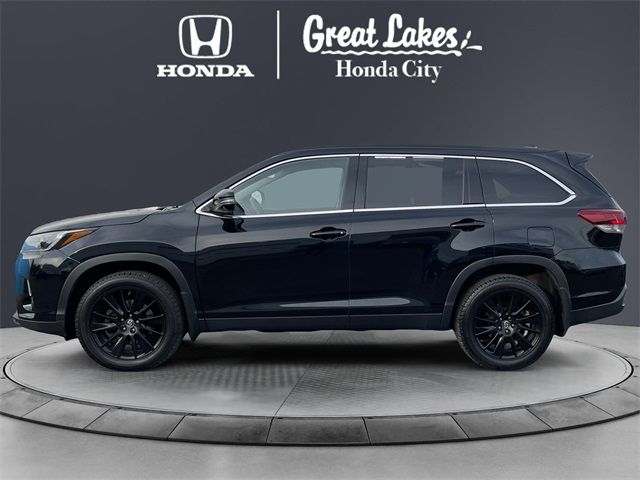 2019 Toyota Highlander SE