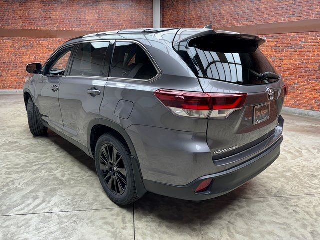 2019 Toyota Highlander SE