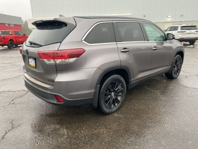 2019 Toyota Highlander SE